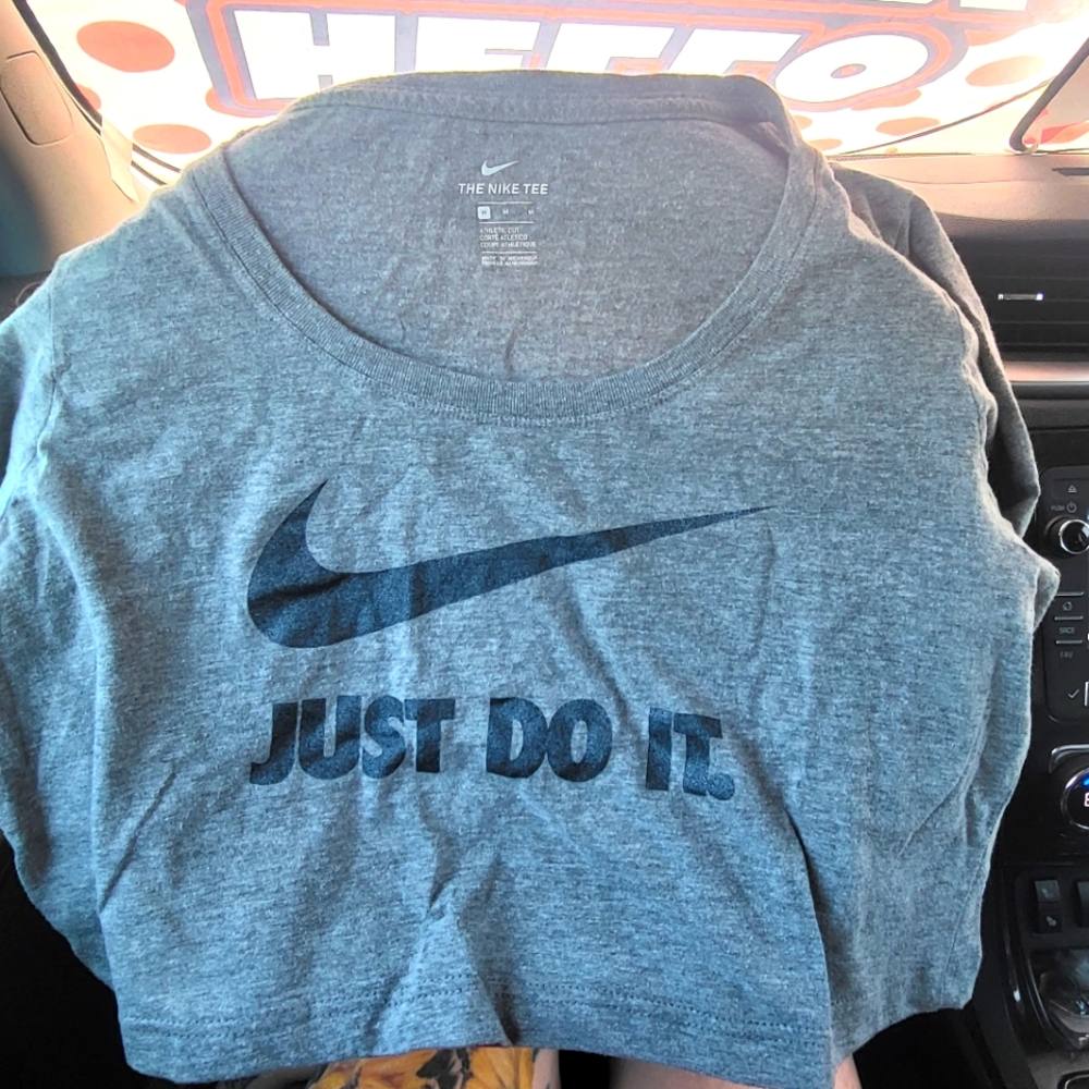 Womens nike tee